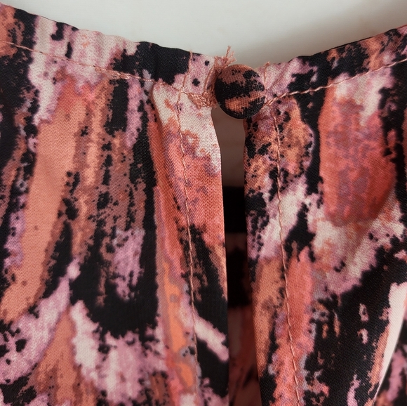 Evereve Alana Smocked Lightweight Pockets Midi Dress in Multi Pattern - Picture 12 of 15